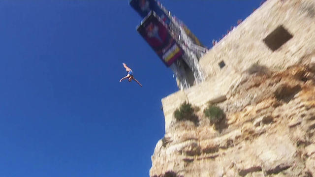 cliff-diving-1920.jpg 